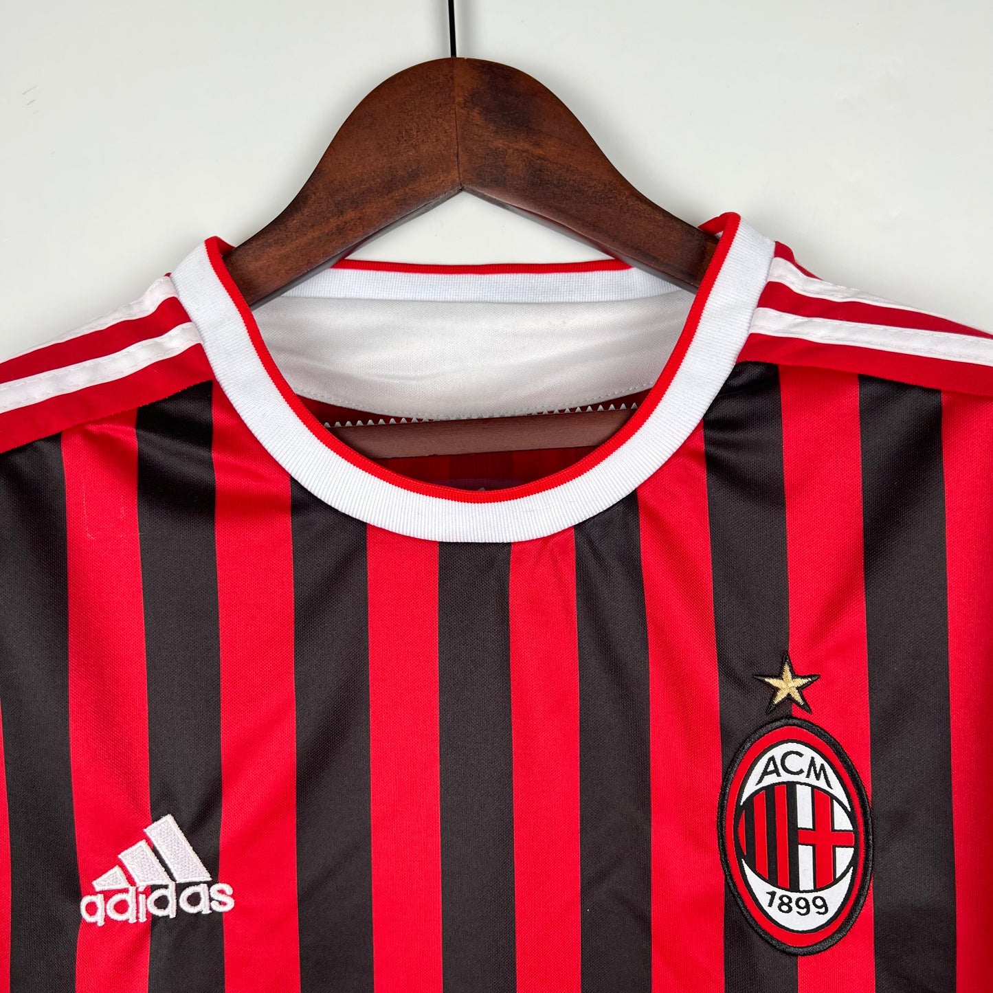 Camiseta Clásica AC Milán Manga Larga 2011-12