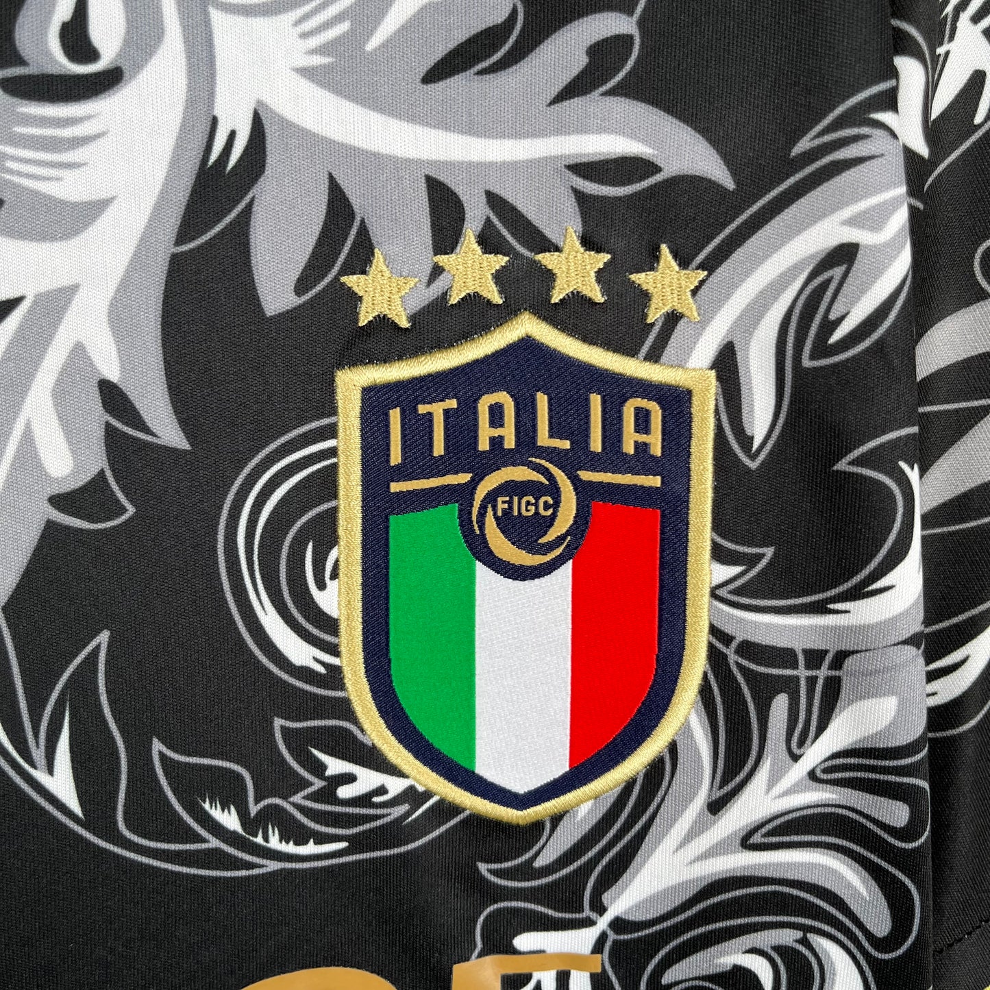 Camiseta Clásica Italia Versace Negro 2023