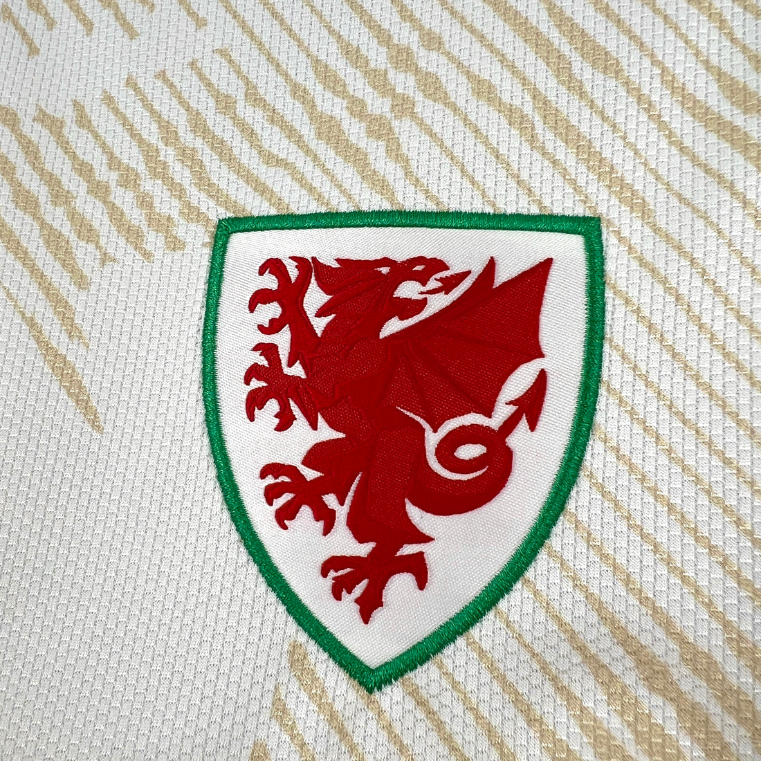 Camiseta Gales Visitante 2025-26 World Cup