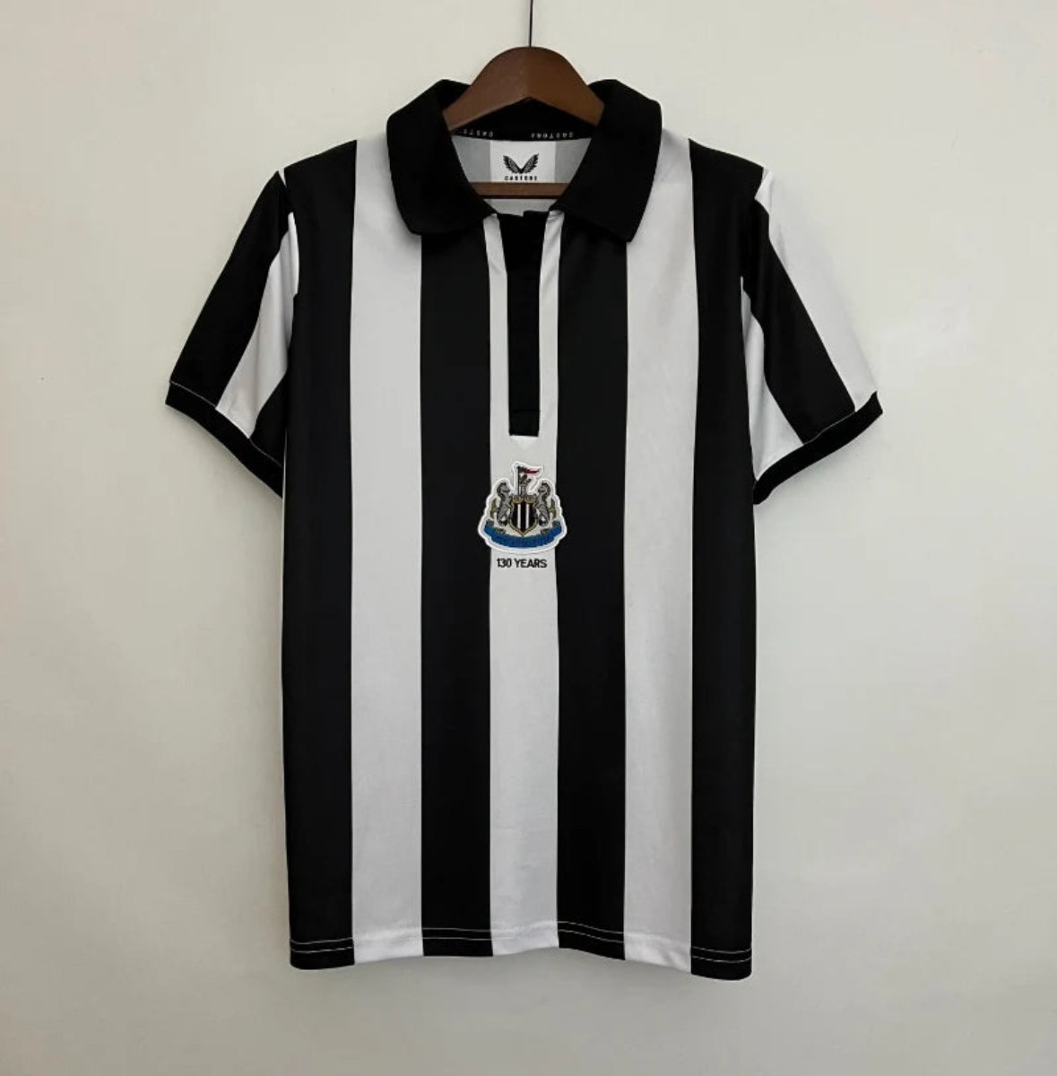 Camiseta Clásica Newcastle United FC 130 Aniversario 2022-23