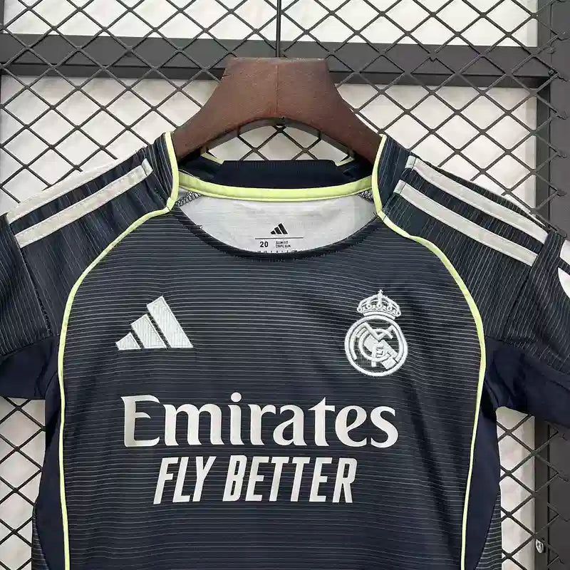 Equipación Real Madrid Visitante 2025-26