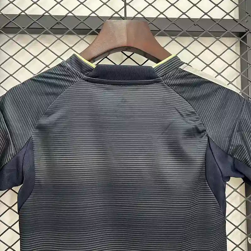 Equipación Real Madrid Visitante 2025-26