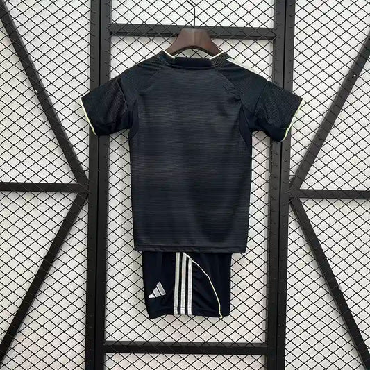 Equipación Real Madrid Visitante 2025-26