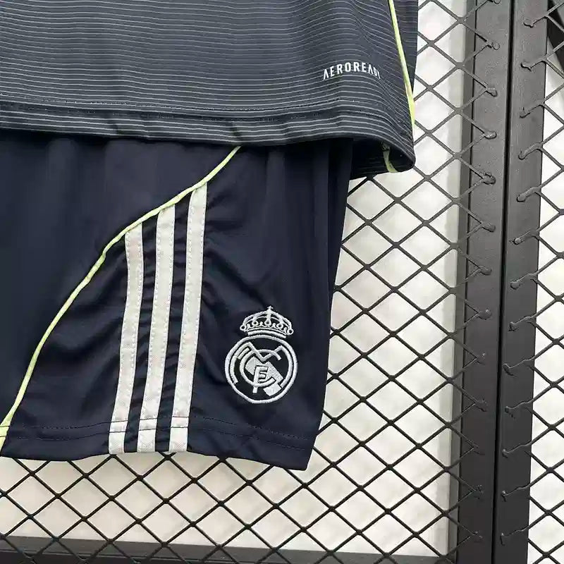 Equipación Real Madrid Visitante 2025-26