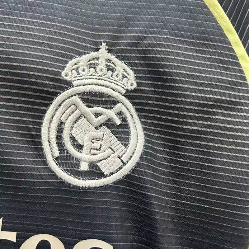 Equipación Real Madrid Visitante 2025-26
