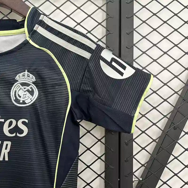 Equipación Real Madrid Visitante 2025-26