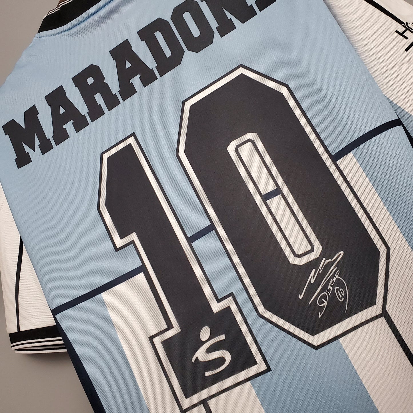 Camiseta Clásica Argentina Maradona Conmemoración 2001