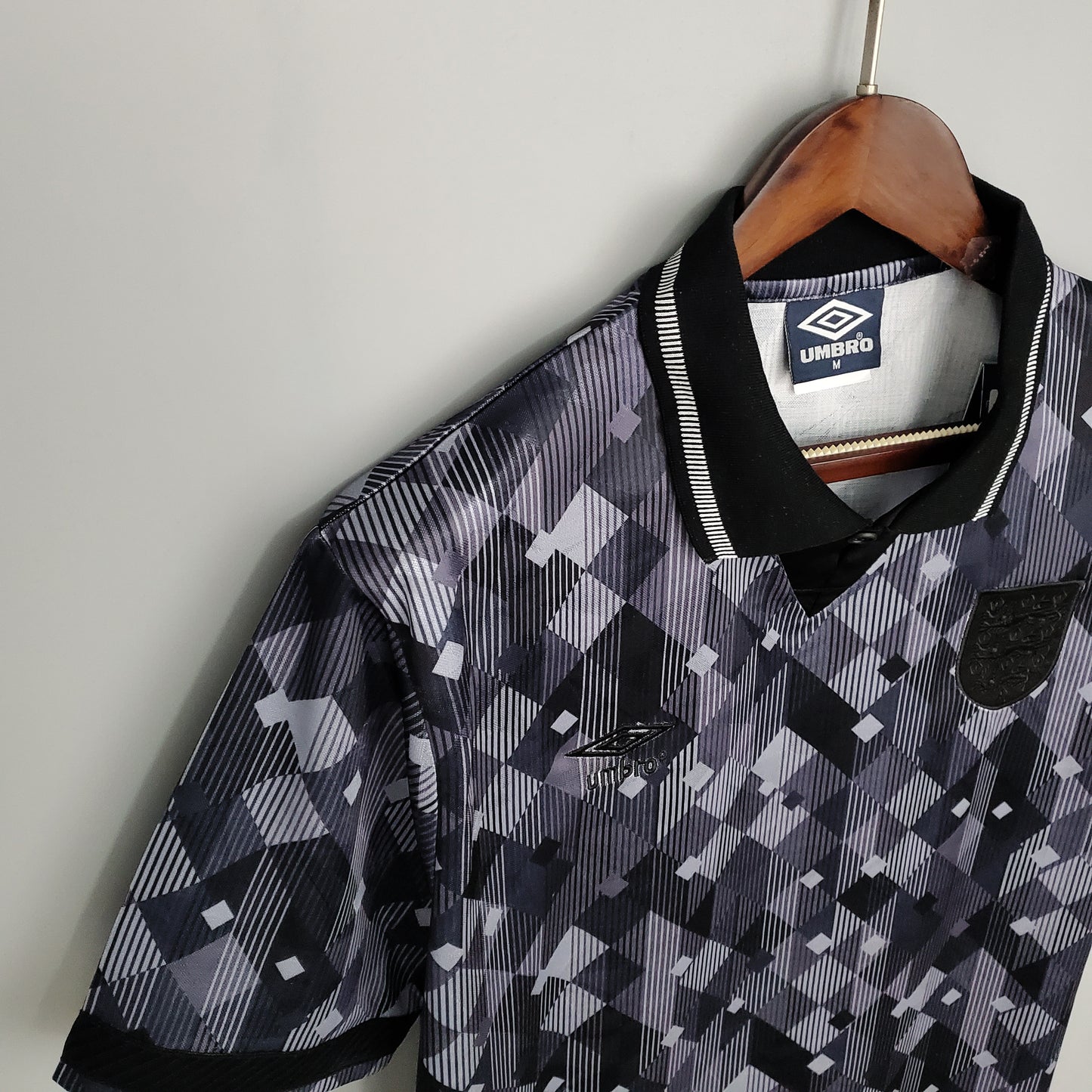 Camiseta Clásica Inglaterra Visitante Negra 1990