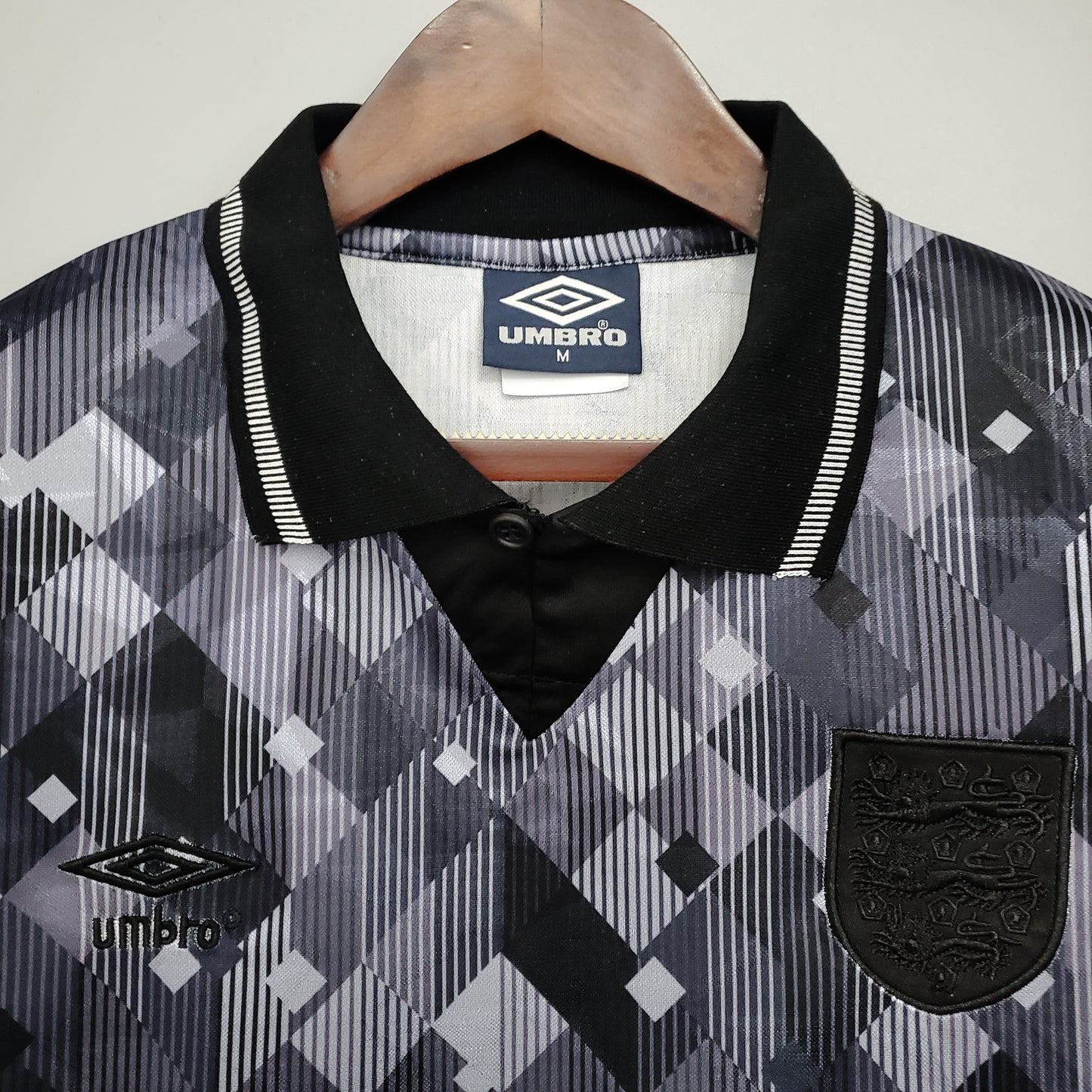 Camiseta Clásica Inglaterra Visitante Negra 1990