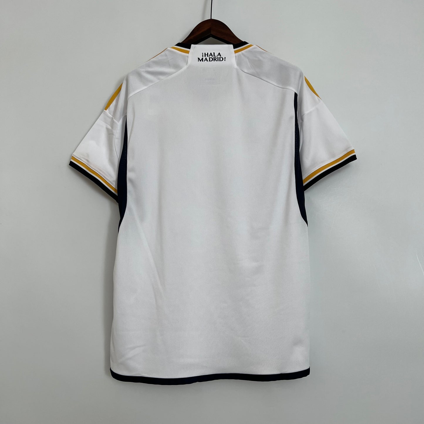 Camiseta Clásica Real Madrid + Parches 2023-24