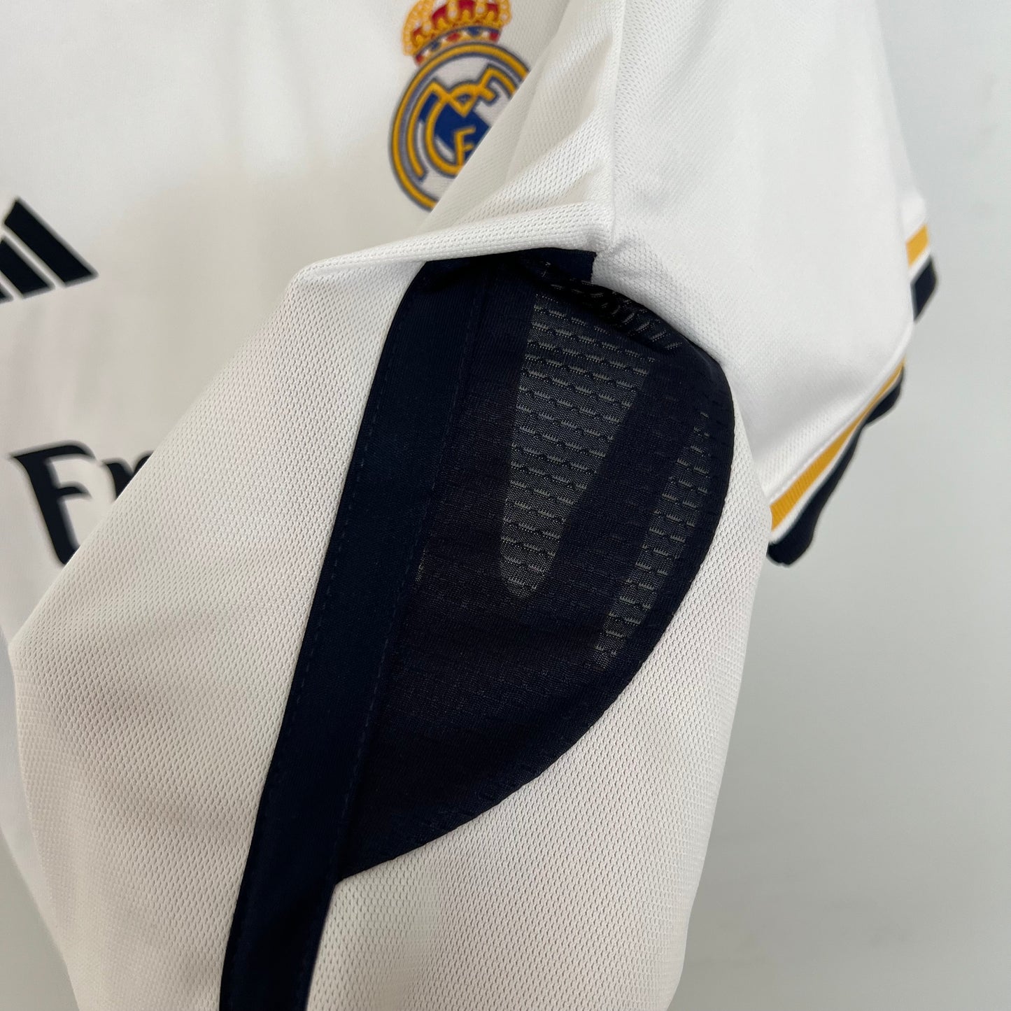 Camiseta Clásica Real Madrid + Parches 2023-24