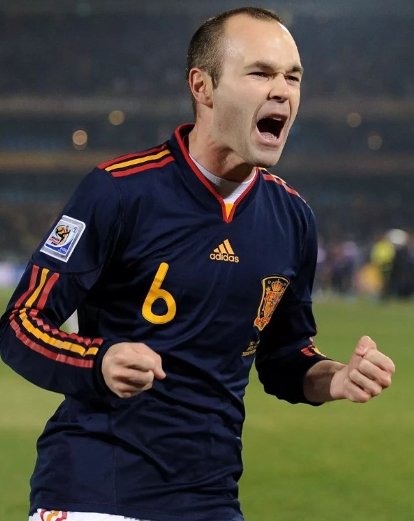 Camiseta Clásica España 2010-11 Iniesta
