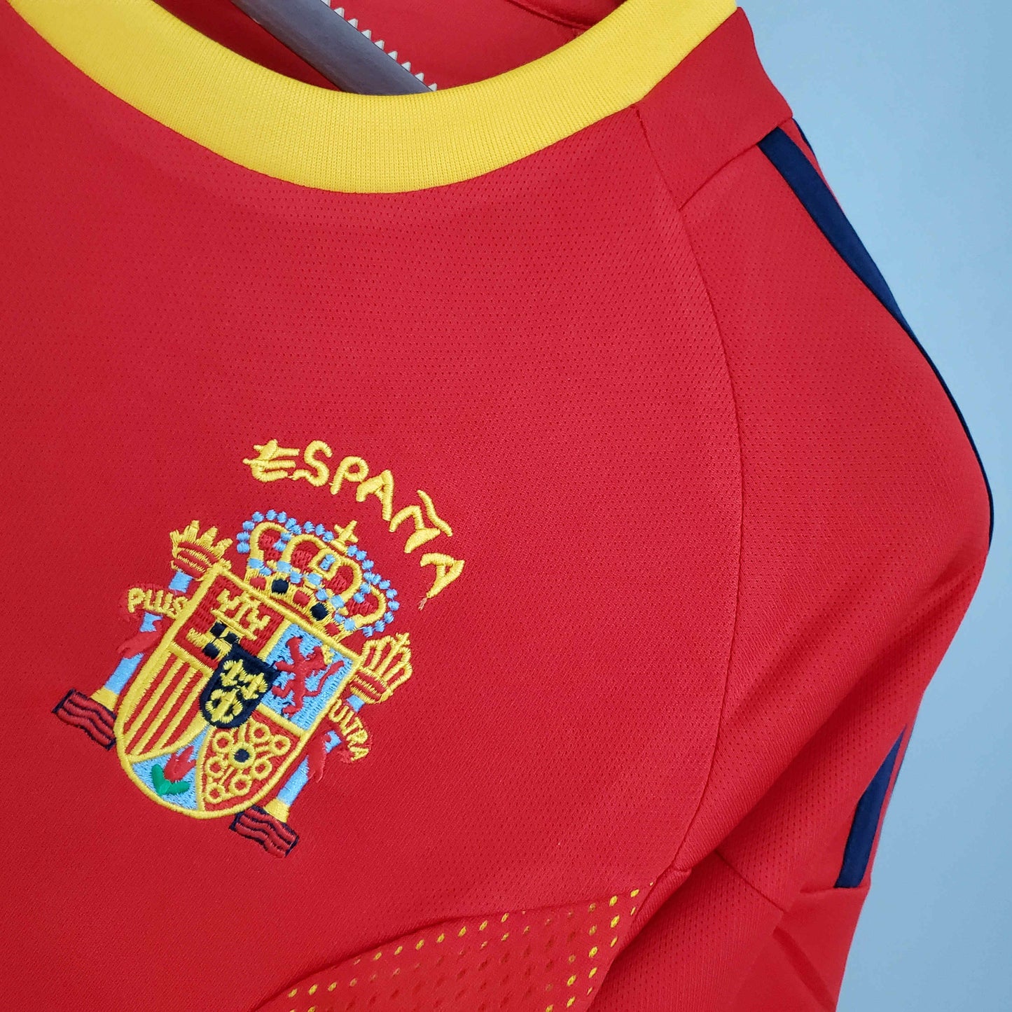 Spain 2002-04 Raúl González Classic Jersey