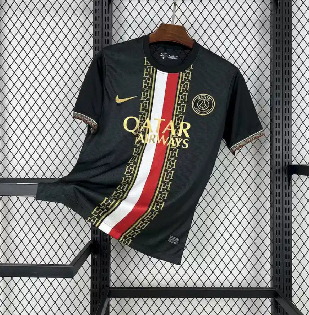 Camiseta PSG FC Edición Oro y Negra 2025-26