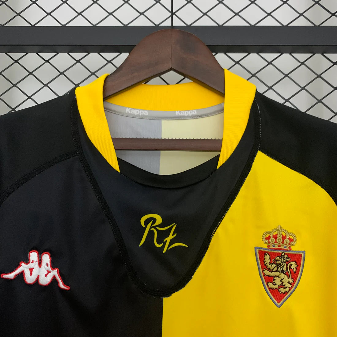 Retro Real Zaragoza Away Jersey 2001-02